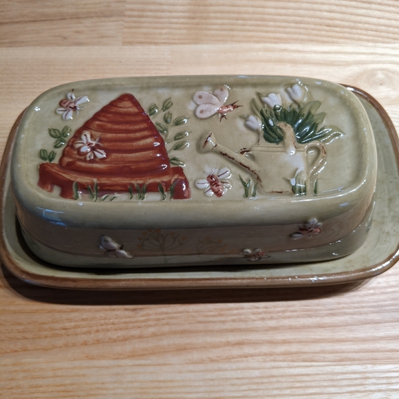 222 Fifth, primitive decor, butter dish - Picture 1 of 8